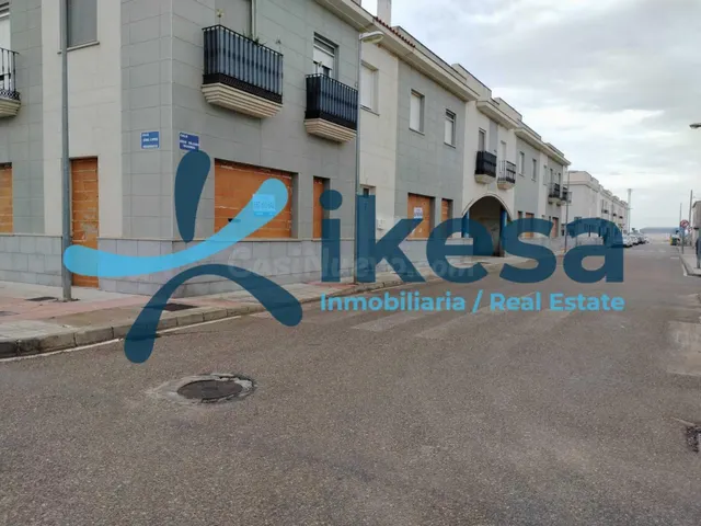Venta de Local en Talavera la Real (Badajoz) - foto 2