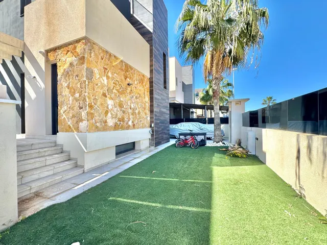 Villa 4 habitaciones 271m² en venta - Lomas de Cabo Roig — 50