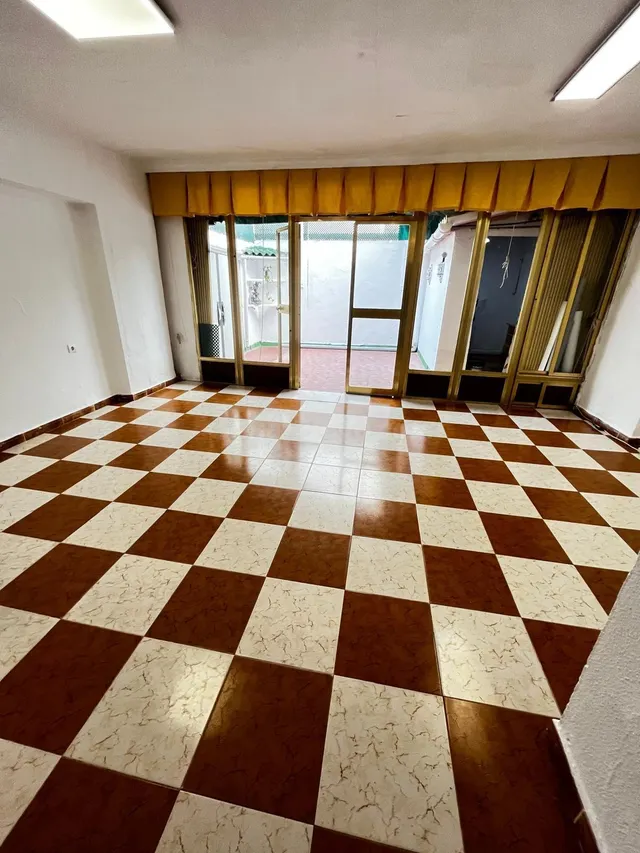 Acogedor Piso en Ciudad Jardín, Córdoba - Ideal para Inversi