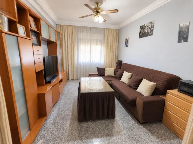 Encantadora Casa en Alcalá de Guadaira - Barriada del Águila - foto 3
