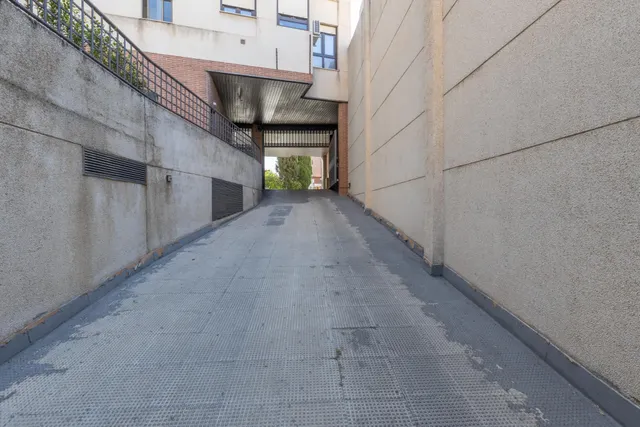 Ideal inversores!!! 35 plazas de aparcamiento y 5 trasteros, todo alquilado — 31
