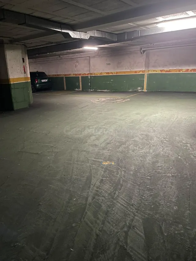 Garaje amplio en Castrelos Vigo para venta o alquiler