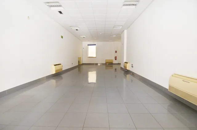 Urbis te ofrece un local en alquiler en zona Centro, Salaman - foto 4