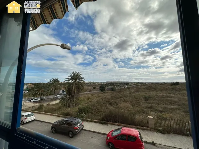 Vivienda de 3 dormitorios en alquiler de larga estancia en E - foto 2
