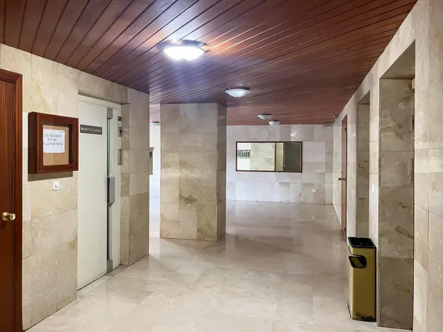 Piso con garaje y trastero en torre en Elviña — 28