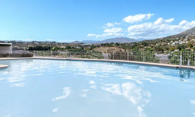 UN COMPLEJO RESIDENCIAL DE ENSUEÑO EN FUENGIROLA PARA DISFRUTAR DE PRIVILEGIADOS ATARDECERES !!!. — 11