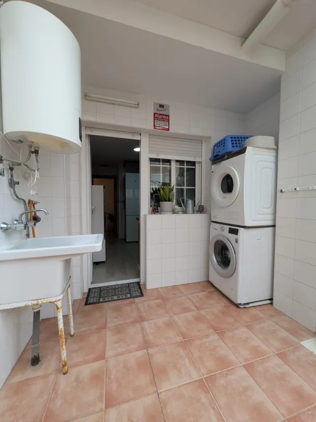 AMPLIO PISO DE 3 DORMITORIOS CON PATIO DE 55 M2 EN EL CENTRO DE SANTOMERA — 23