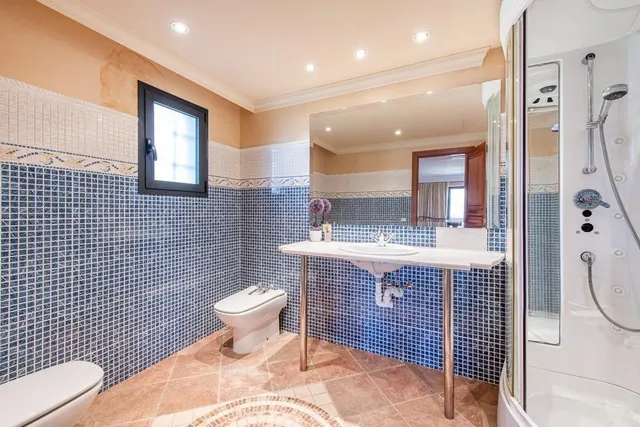 EXCLUSIVA VILLA CON VISTAS A LA BAHÍA DE PALMA EN MARRATXI — 46