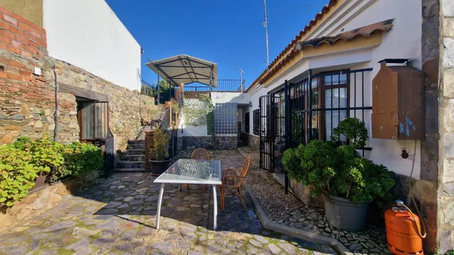 ALQUILER CHALET CON PARCELA EN HIGUERA DE VARGAS — 31