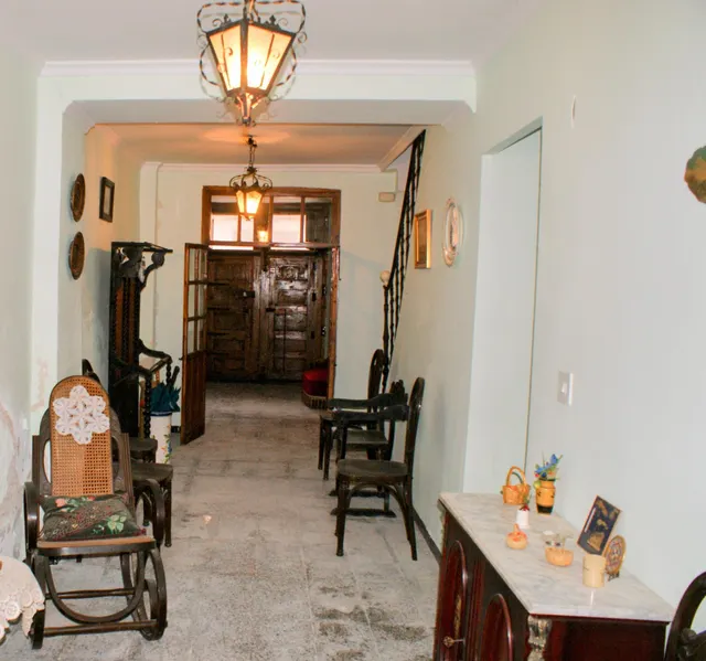 Amplia casa con patio interior en Font de la Figuera — 4