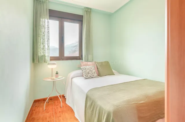 Casa con potencial en Traveséu, a 2 km de Nava - foto 4