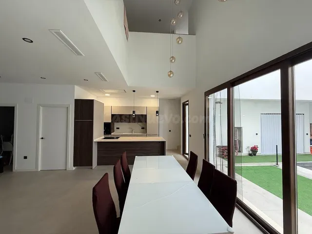 Casa independiente y moderna en pleno centro urbano de Torre - foto 4