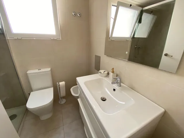Ático de 3 Dormitorios y 2 Baños con Terraza privada en zona Sector V, Elche. — 20