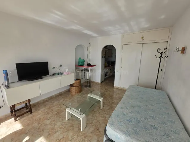 ESTUDIO CON VISTAS AL MAR Y LICENCIA TURISTICA