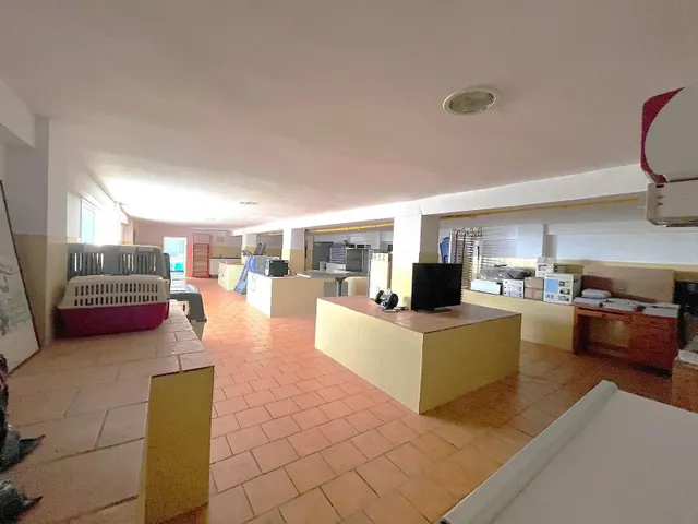 VENTA AMPLIO LOCAL COMERCIAL ARROYO DE LA MIEL — 11