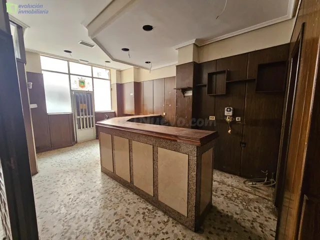 VENTA DE LOCAL EN CALLE LAS CALZADAS - foto 3