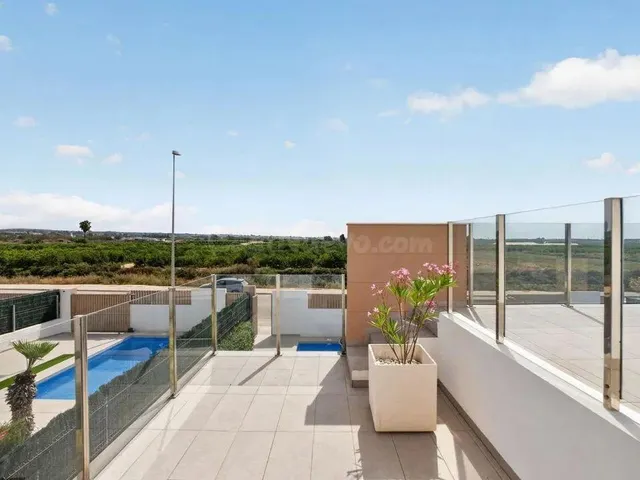 VILLA MODERNA CON PISCINA PRIVADA Y SOLARIUM EN LA AZOTEA | EL RASO, GUARDAMAR — 23