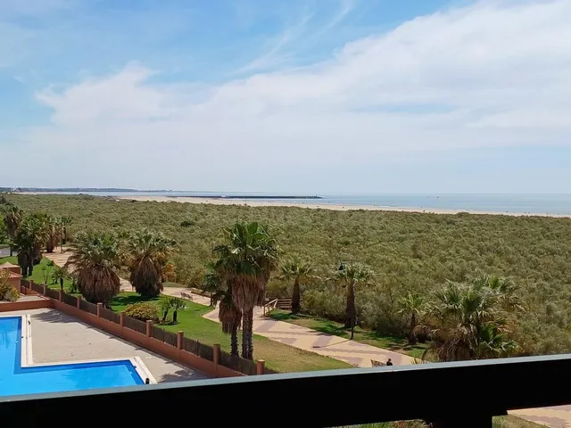 APARTAMENTO EN URBANIZACIÓN PALMERAS CON VISTAS AL MAR — 3