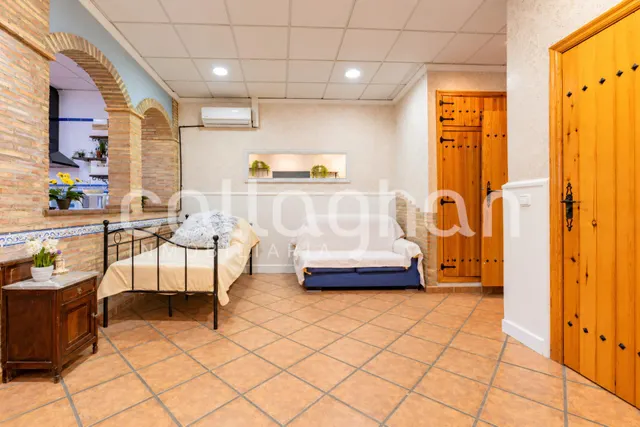 Amplia casa de pueblo con 6 habitaciones en Moncada — 29