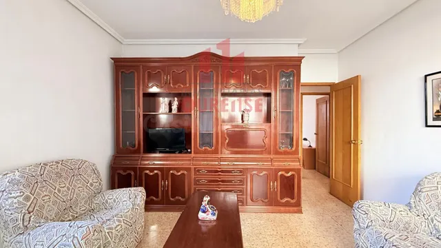 AMPLIO PISO DE CUATRO DORMITORIOS MUY CERCA DEL AUDITORIO — 3