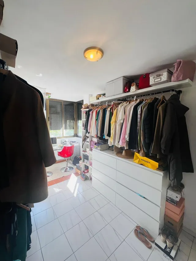 PAREADO EN VENTA EN LA COLINA A UN PASO DE LA PLAYA. — 25