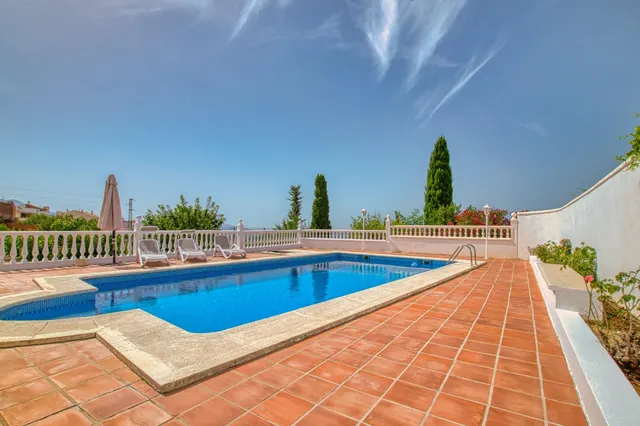 Casa de campo con piscina en Periana — 8