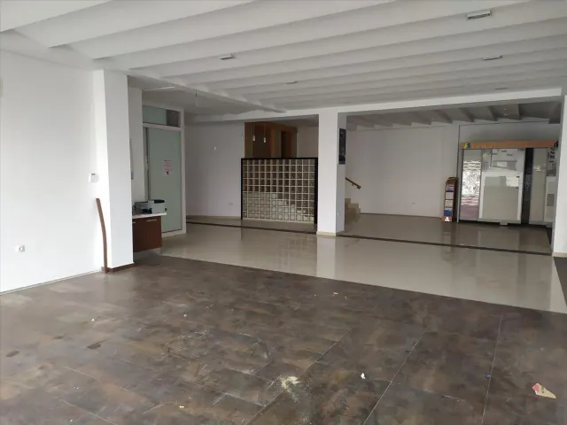 LOCAL COMERCIAL EN SAHAGUN — 8