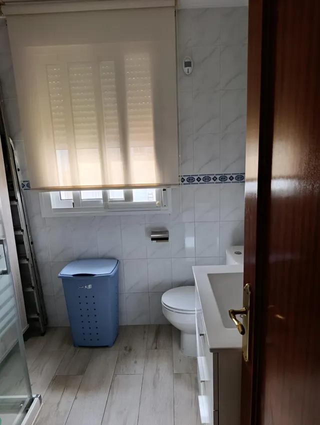 SE VENDE PISO DE TRES habitaciones AL LADO DE LA PLAYA — 7