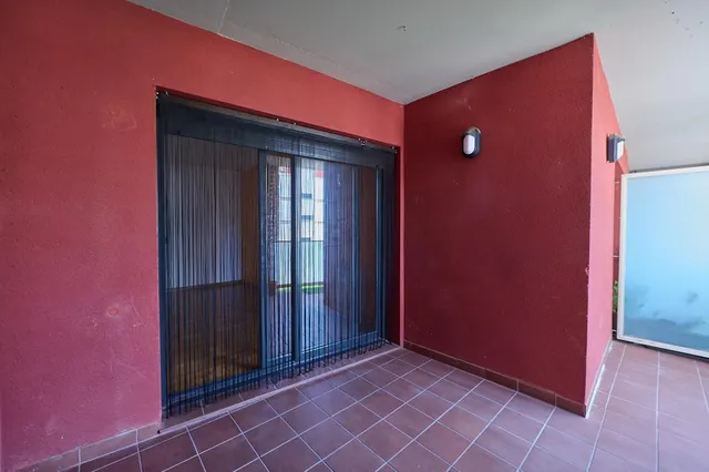 PISO DE 3 HAB CON BALCÓN, PK, Trastero y Piscina Comunitaria — 21