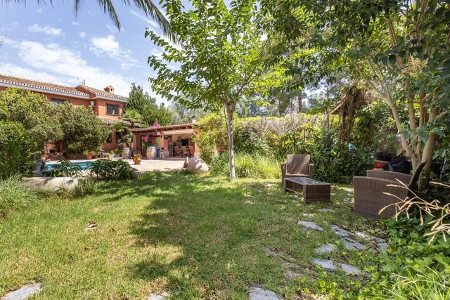 CHALET EN LOS DOLORES — 18