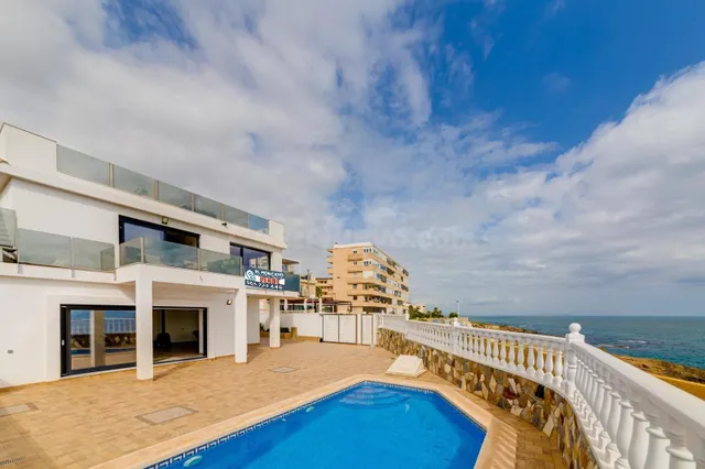 PRECIOSA VILLA CON VISTAS AL MAR Y PISCINA PRIVADA EN CABO C