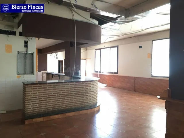 ✨✨ SE VENDE LOCAL COMERCIAL EN FLORES DEL SIL (PONFERRADA) ✨ - foto 3