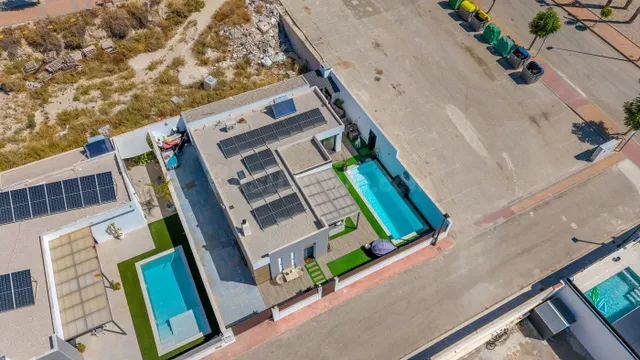 VILLA DE 4 DORMITORIOS Y 2 BAÑOS EN FORTUNA (MURCIA) — 49