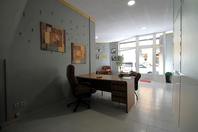 Local comercial 3 habitaciones 105m² en venta - Paseo maritimo — 12