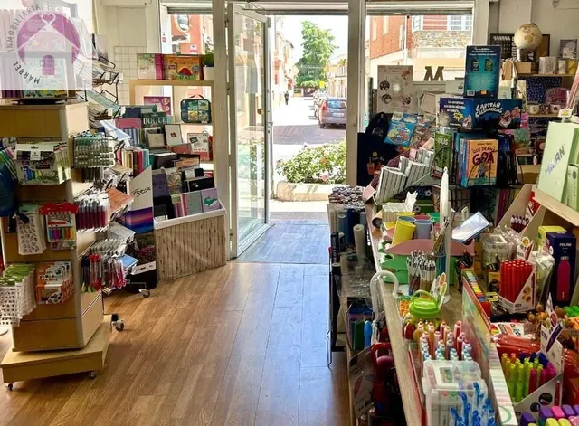 TRASPASO LIBRERÍA CENTRO DE ARMILLA - foto 3
