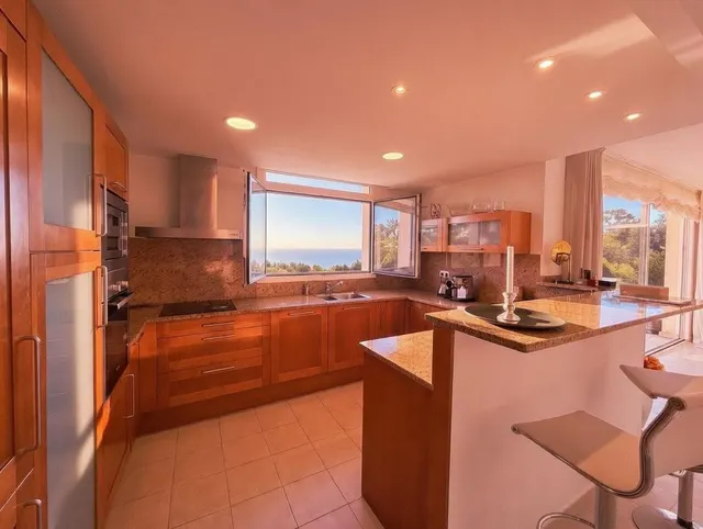 Espectacular villa con vistas panorámicas al mar en la exclusiva urbanización Mas Nou — 15