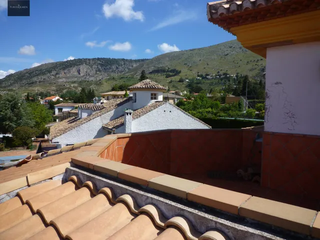 Chalet independiente con vistas panorámicas a Granada — 35