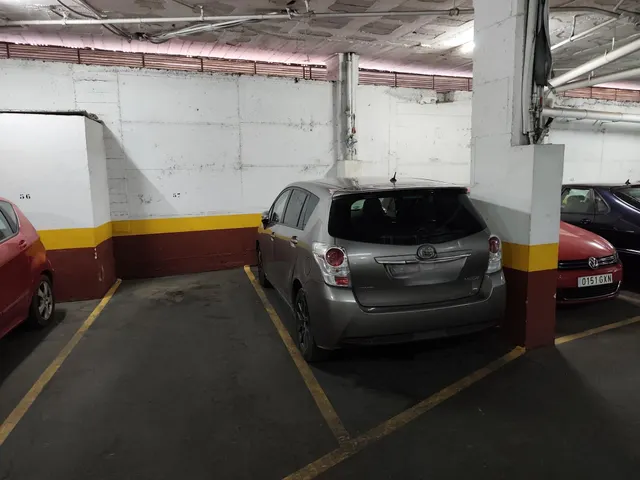 Piso exterior en buen edificio junto a Avda. Gran Capitán — 26