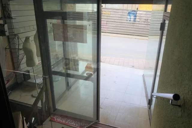 Local comercial 334m² en venta - El arrabal - foto 4