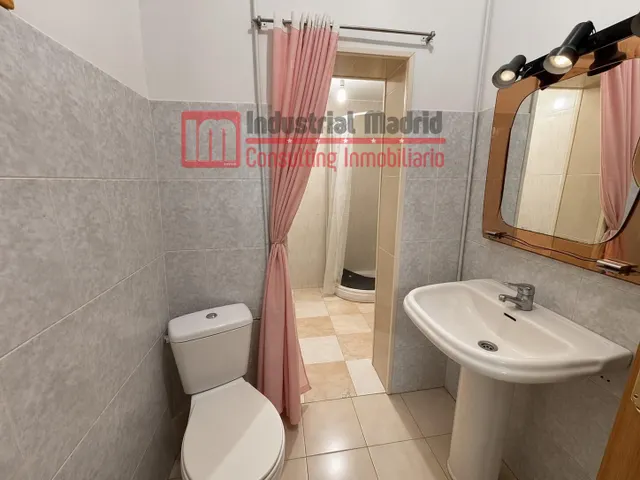 Finca rústica de 2.155 m2 con vivienda, piscina y nave. — 7