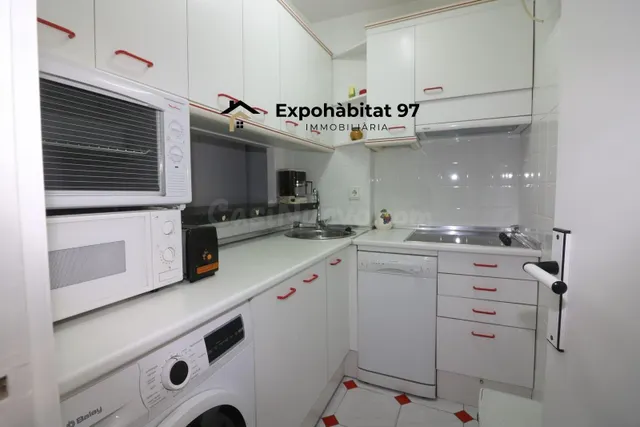Apartamento en C/ Girona a solo 100m de playa y Paseo Jaime  - foto 3