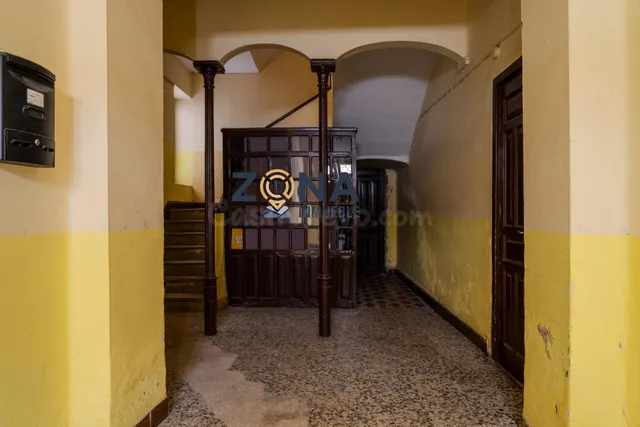 UN EDIFICIO NO PARA CUALQUIERA EN VALENCIA DE ALCÁNTARA - CÁ - foto 3