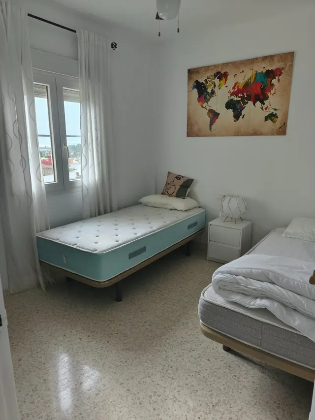 Casa pareada con piscina privada en zona tranquila — 22