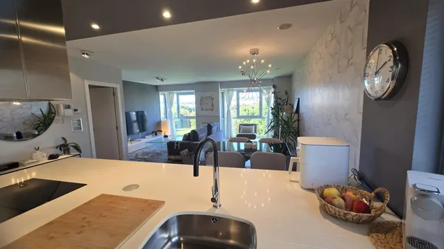 Piso con gran salón de 45 m2, garaje y trastero junto al Parque de Vioño — 6