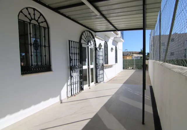 ¡OPORTUNIDAD EN COÍN! LOCAL COMERCIAL CON GRANDES POSIBILIDADES — 16