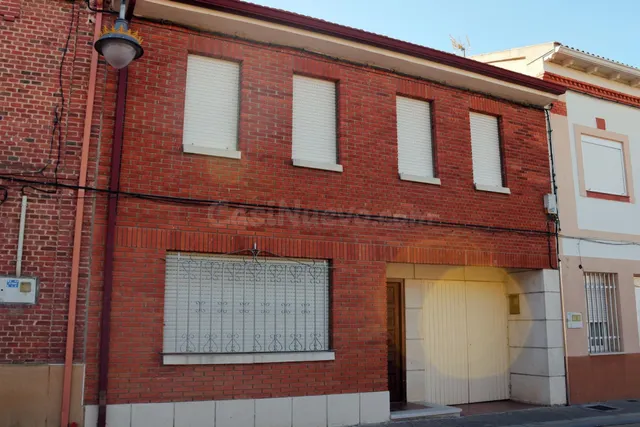 Oportunidad Única en el centro de Viana - foto 3