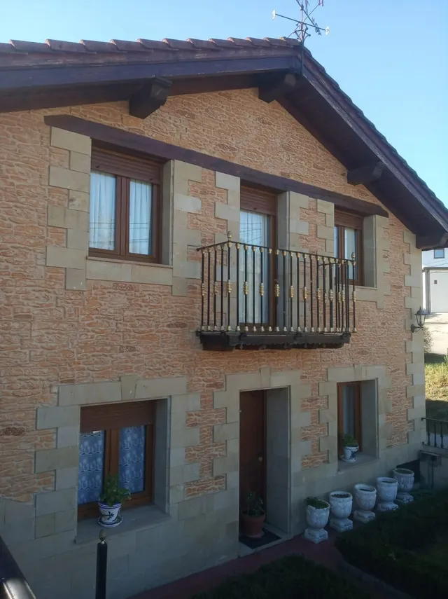 Céntrico !! Se Vende Chalet en Valle de Mena — 5
