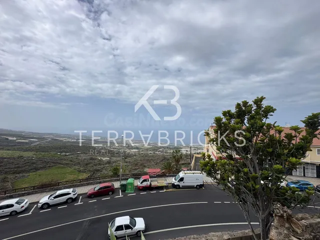 Venta de vivienda en el casco de Guía – Parcela urbana con g - foto 2