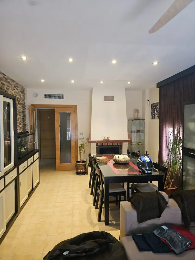 229 m2, 3 plantas y 8 placas solares para vivir sin mirar el recibo a fin de mes — 40