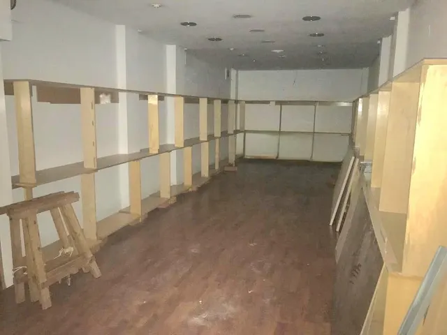Impresionante local comercial esquinero en el centro de Castellón — 7